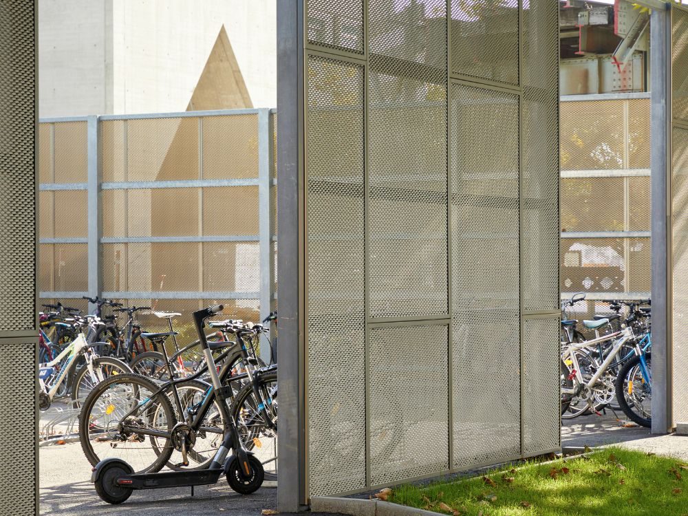 Fahrradparkplatz Wandgestaltung aus Streckmetall